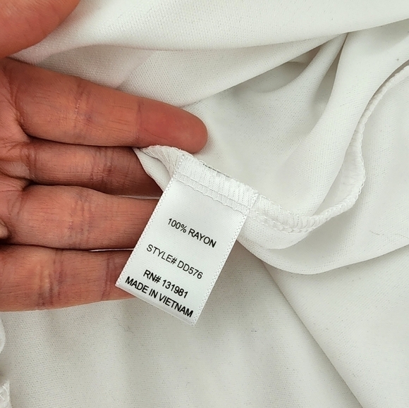 NAÏF Cold Shoulder Dress Size small. Good preowned condition. - Picture 6 of 7